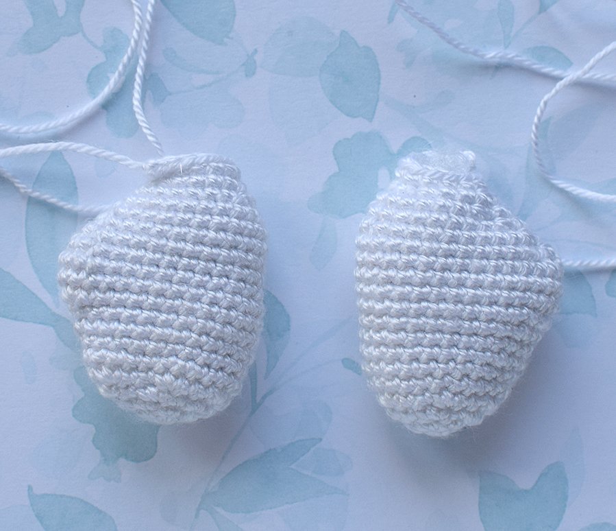 Create Your Own Crochet Easter Bunny Napkin Ring - A Whimsical Table Decor Idea