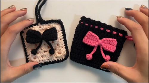 Create Your Own Stunning Crochet Pouch With Raised Bow – A DIY Craft Project