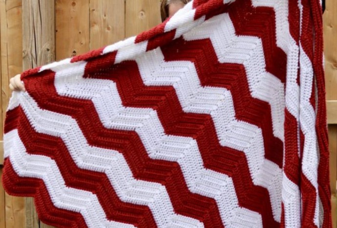 Crochet Classic Christmas Blanket