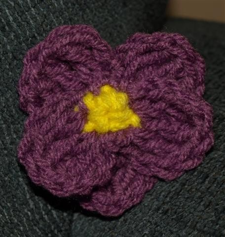 Create a Stunning Crochet Pansy: A Step-by-Step Guide for Craft Enthusiasts