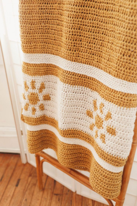 Create Your Cozy Crochet Sunray Throw with This Easy Pattern Guide