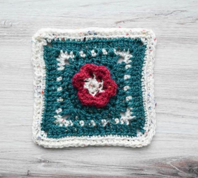 Crochet Bridget Floral Granny Square (Free Pattern)