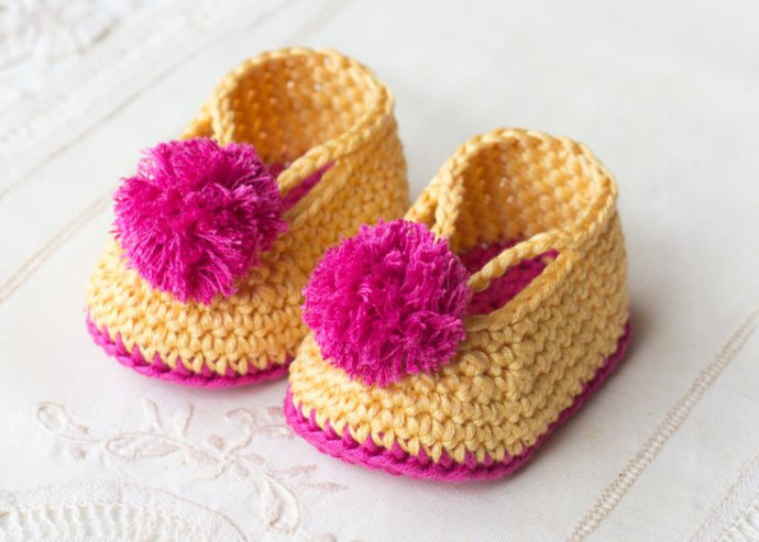 Adorable Crochet Lollipop Circus Baby Booties Tutorial for Stylish Baby Fashion Adorable Crochet Lollipop Circus Baby Booties Tutorial for Stylish Baby Fashion