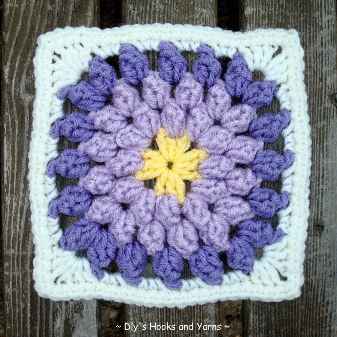 Crochet Blooming Violet Square