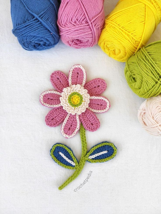 Create Charming Crochet Flower Appliques: A Step-by-Step Guide with Delightful Color Combinations Create Charming Crochet Flower Appliques: A Step-by-Step Guide with Delightful Color Combinations