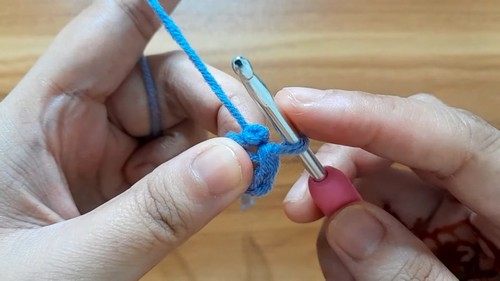 Create Your Own Adorable Crochet Mickey Mouse Applique with Easy Step-by-Step Guide