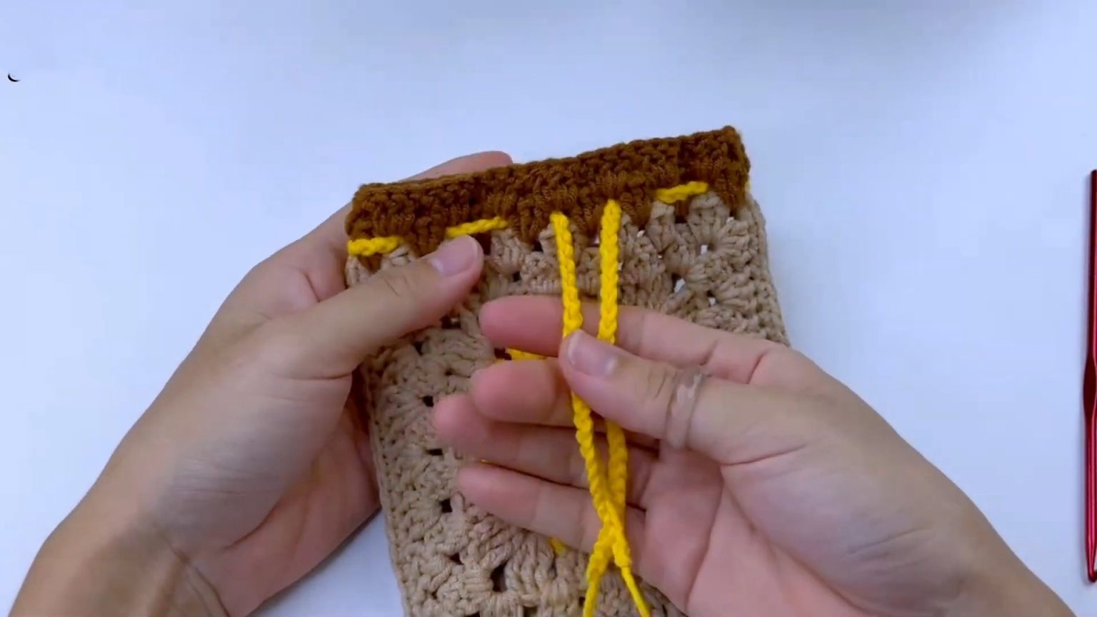 Create a Charming Crochet Sunflower Pouch with Granny Squares for Your Essentials