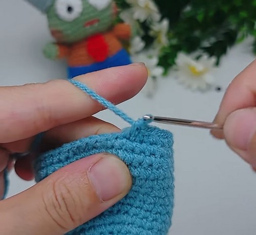 Create Your Own Crochet Zombie Plush: A Fun and Spooky DIY Guide