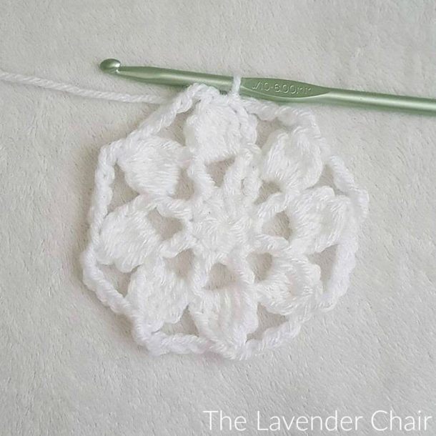 Create Stunning Crochet Ombre Flower Garden Square with this Easy Pattern