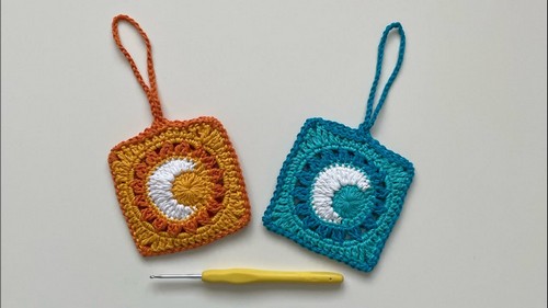 Create Your Own Crochet Sun & Moon Granny Square Mini Pouch – A Charming Accessory for Every Occasion