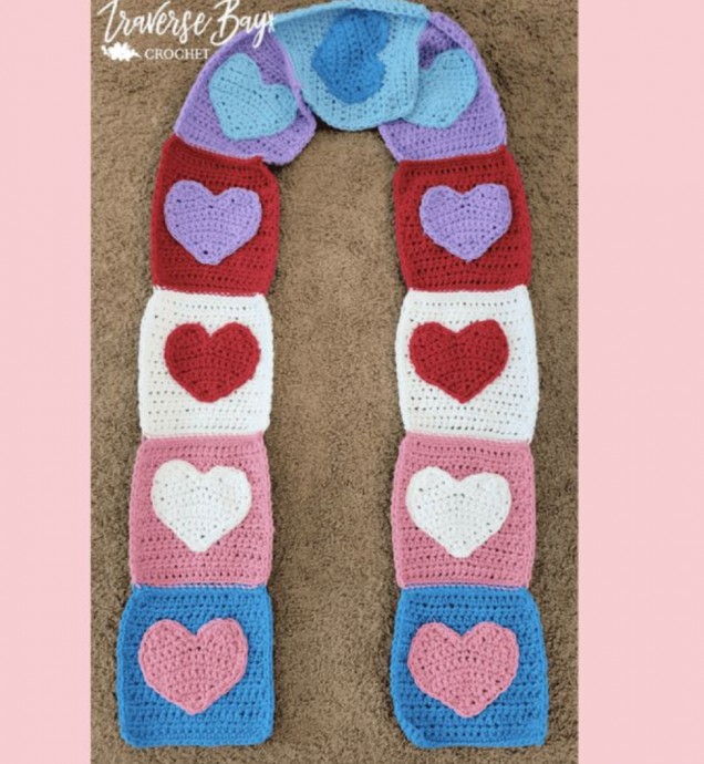 Crochet Heart Scarf (Free Pattern)