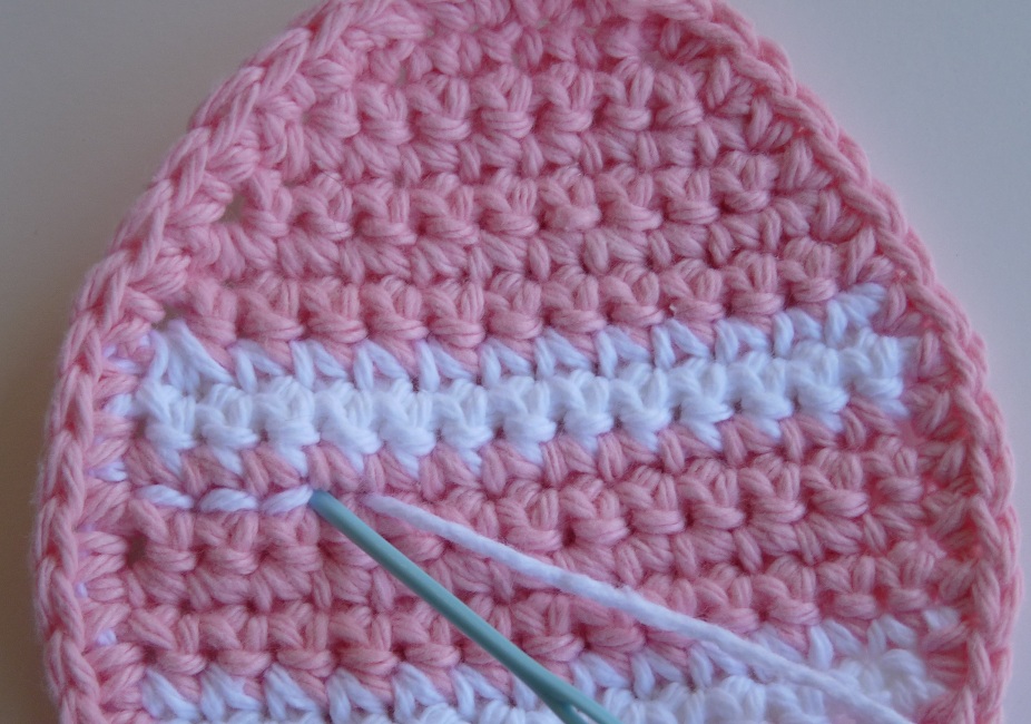 Create Your Own Beautiful Easter Egg Coaster with This Step-by-Step Crochet Guide