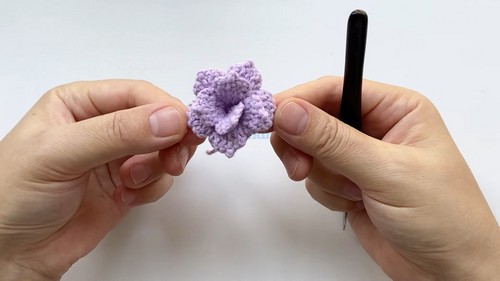 Create Stunning Crochet Flower Hairclips: A Step-by-Step Guide