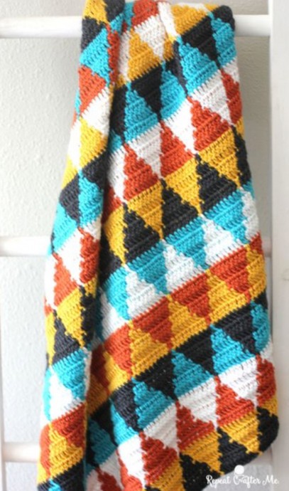 Crochet Triangle Blanket