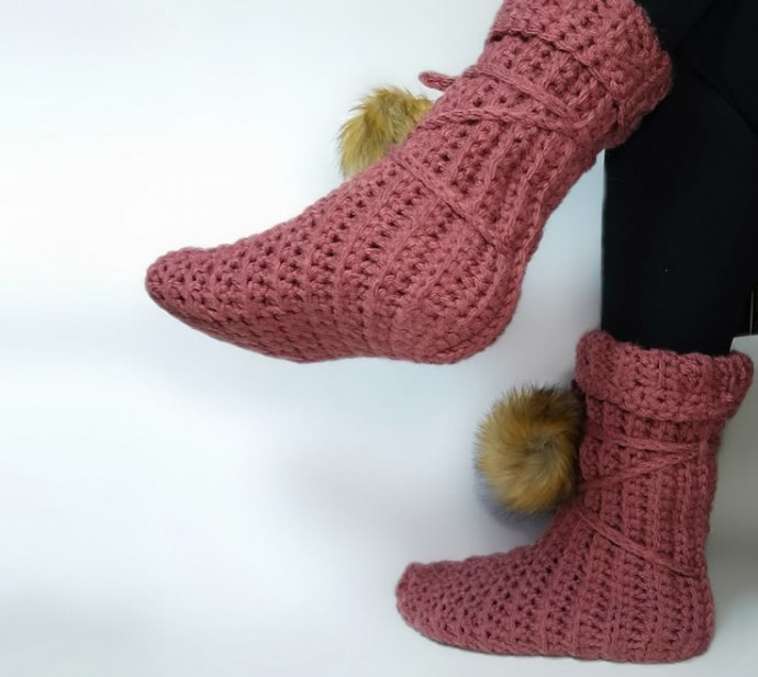 How to Crochet Cozy Slipper Boots: A Step-by-Step Guide for Beginners