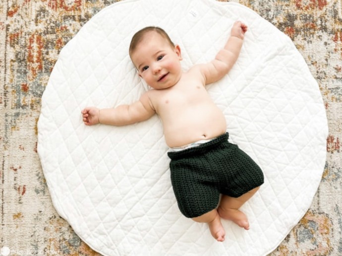 Free Crochet Pattern: Child Size Shorts