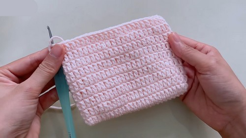 Create Your Own Crochet Bow Pouch: A Charming Accessory for Every Occasion