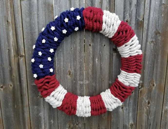 Free Crochet Pattern: American Flag Wreath