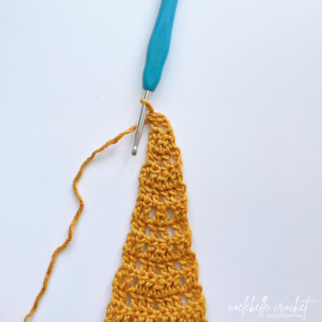 Create Your Own Adorable Crochet Headwrap: A Stylish Accessory for All Seasons