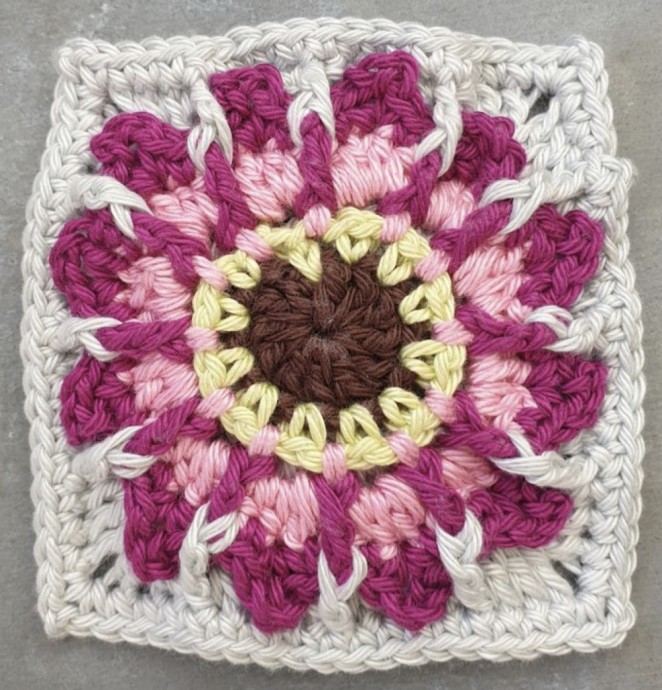 Crochet Dahlia Square Pattern: A Simple Yet Elegant Project for All Skill Levels Crochet Dahlia Square Pattern: A Simple Yet Elegant Project for All Skill Levels