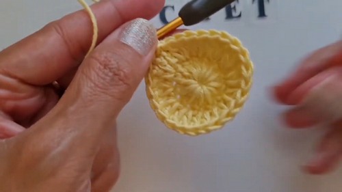 Create Cozy Crochet Slippers: A Step-by-Step Guide to Comfort and Style