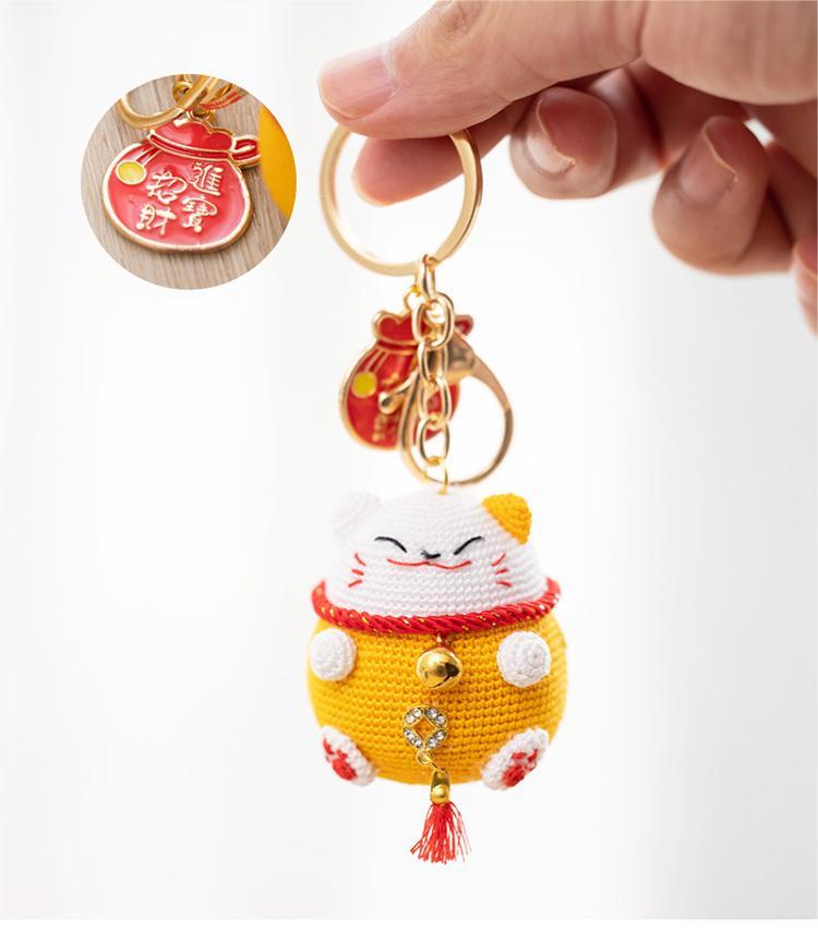 Create Your Own Lucky Cat Key Chain: A Fun Crochet Project for Good Fortune