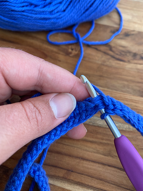 Create Your Unique Crocheted Purse: A Step-by-Step Guide with Essential Patterns