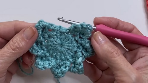 Create Stunning Crochet Fisherman’s Ring Square: A Detailed Guide with Tips and Materials