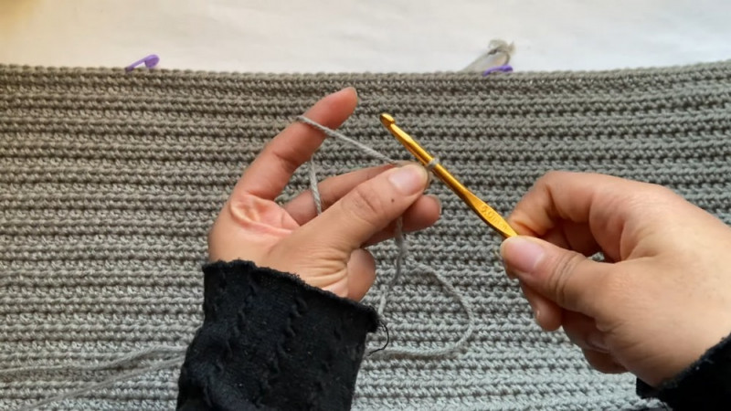 Create Your Stylish Crochet Top With Puff Sleeves - Trendy and Comfortable Fashion