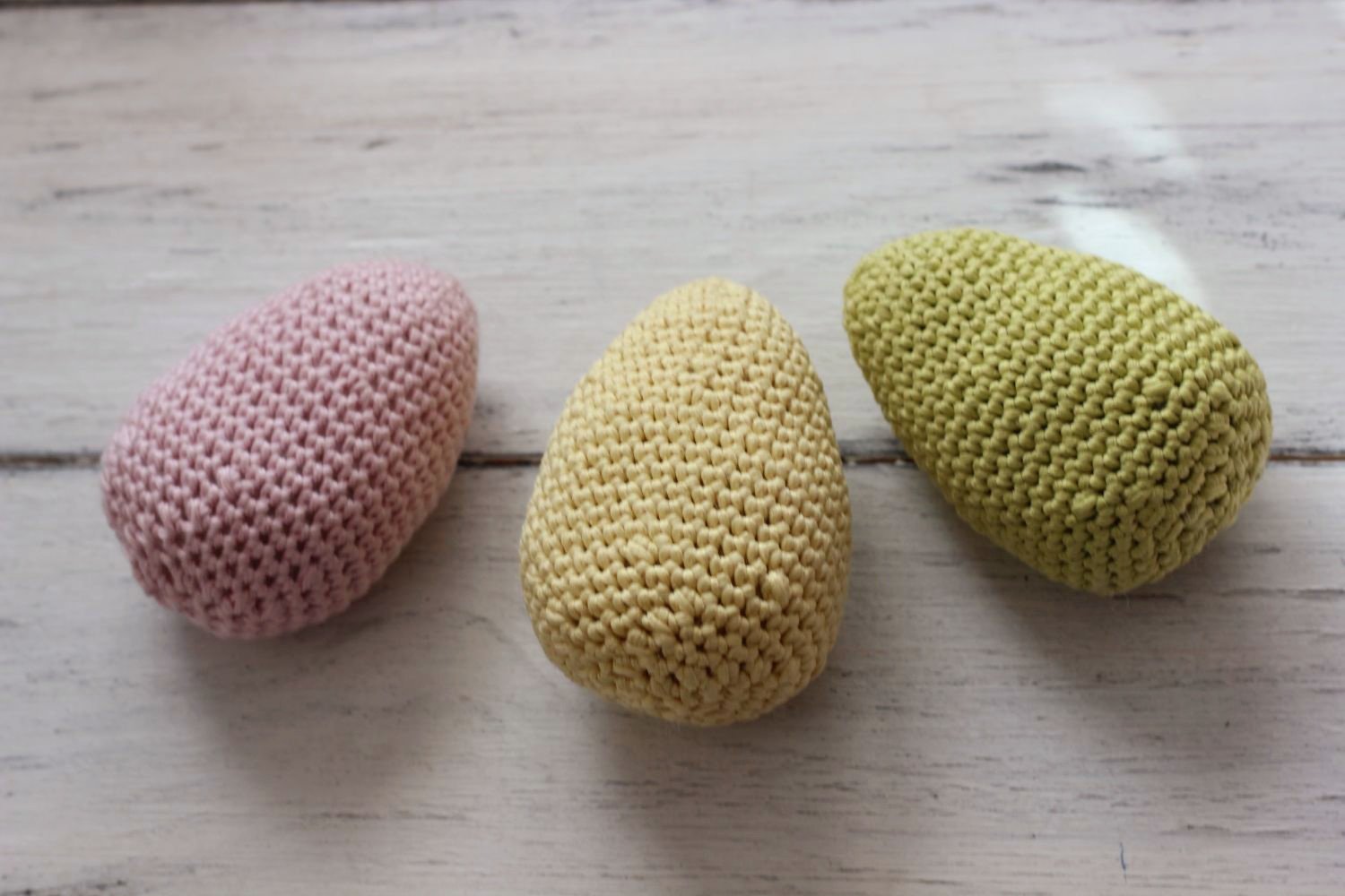 Create Adorable Crochet Easter Rabbits: A Beginner's Guide with Detailed Instructions and Tips