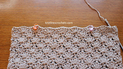 Create Your Own Stylish Crochet Shells Tote Bag - A Perfect Accessory for Any Occasion