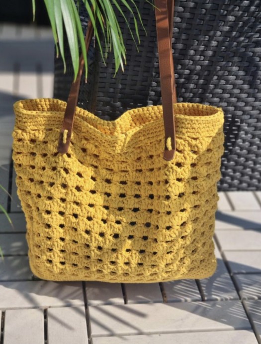 Lindsay’s Bag Free Crochet Pattern