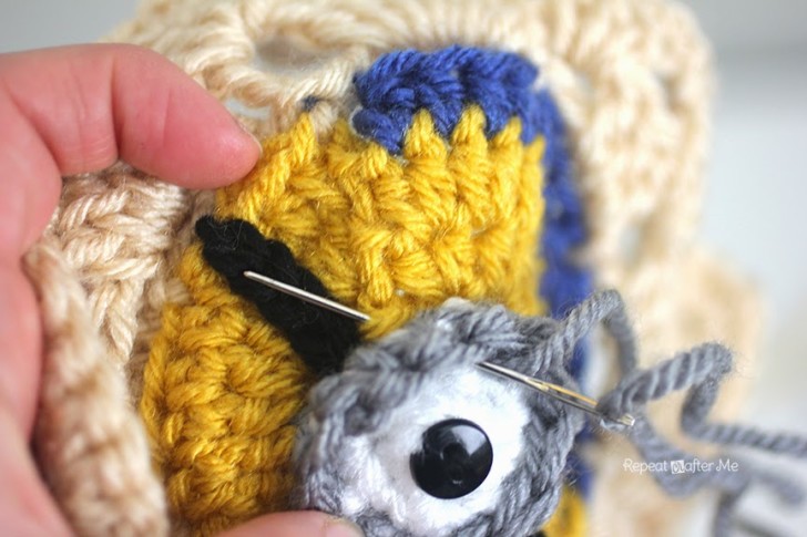Adorable Crochet Minion Granny Squares: A Fun and Easy Pattern for Craft Enthusiasts