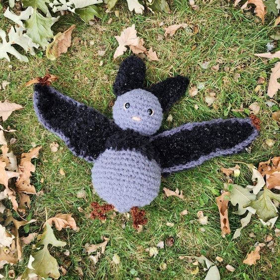Create Your Own Crochet Starry Night Bat – A Whimsical Craft for Home Decor Create Your Own Crochet Starry Night Bat – A Whimsical Craft for Home Decor
