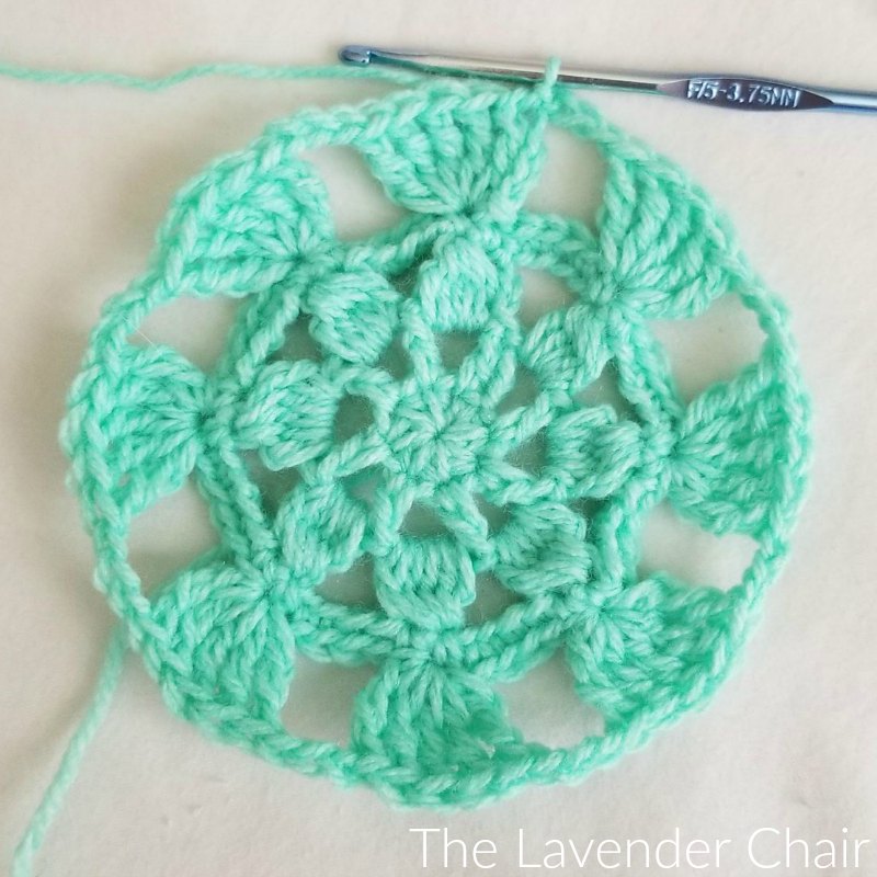 Create Your Own Stunning Crochet Dreamcatcher Mandala Wall Hanging for a Bohemian Vibe