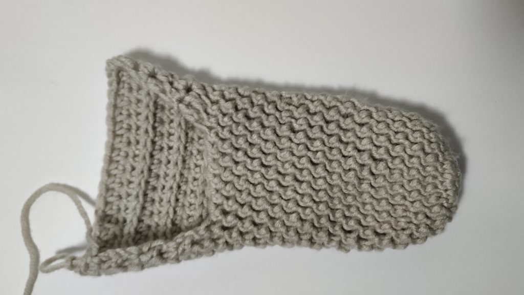 How to Crochet Cozy Slippers: A Step-by-Step Guide for Beginners and Experts