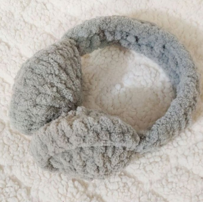 Stay Warm and Stylish This Winter with Cozy Crochet Earmuffs Stay Warm and Stylish This Winter with Cozy Crochet Earmuffs