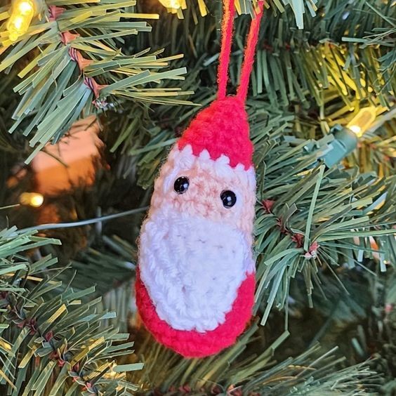 Create a Charming Crochet Vintage Santa Ornament for Your Holiday Decor Create a Charming Crochet Vintage Santa Ornament for Your Holiday Decor