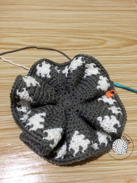 Create Your Own Cozy Crochet Slouchy Hearts Hat: Easy Pattern and Instructions