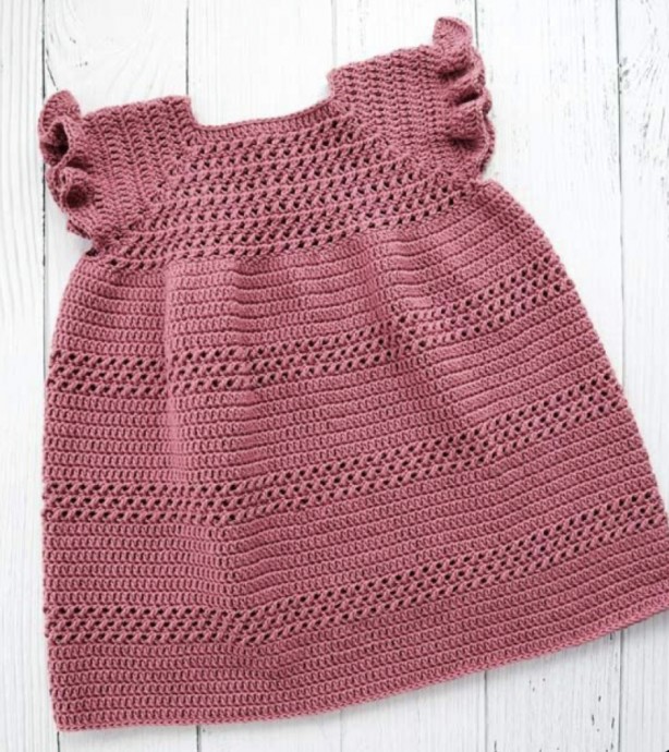 Discover the Perfect Baby Dress: A Versatile and Easy-to-Make Garment for Your Little One