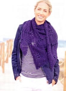 Discover the Crochet Motif Medley Triangular Shawl: A Stylish and Elegant Accessory for Every Outfit Discover the Crochet Motif Medley Triangular Shawl: A Stylish and Elegant Accessory for Every Outfit