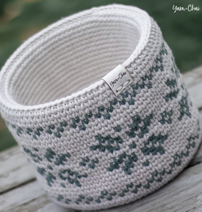 Crochet Fair Isle Basket (Free Pattern)