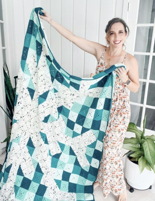 Craft an Easy Granny Square Snowflake Blanket