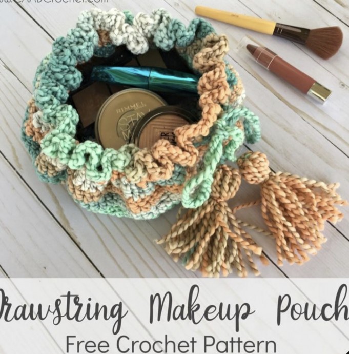 Free Crochet Pattern: Drawstring Makeup Bag