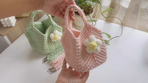 Create Your Own Stylish Crochet Mini Bag: A Step-by-Step Guide for Fashion Enthusiasts