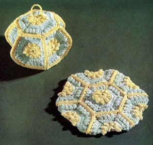 Create Charming Crochet Lantern Pot Holders for Your Kitchen Decor Create Charming Crochet Lantern Pot Holders for Your Kitchen Decor