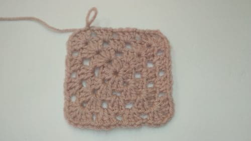 Create Your Own Crochet Granny Stripe Hat: A Step-by-Step Guide to Crafting a Stylish Accessory