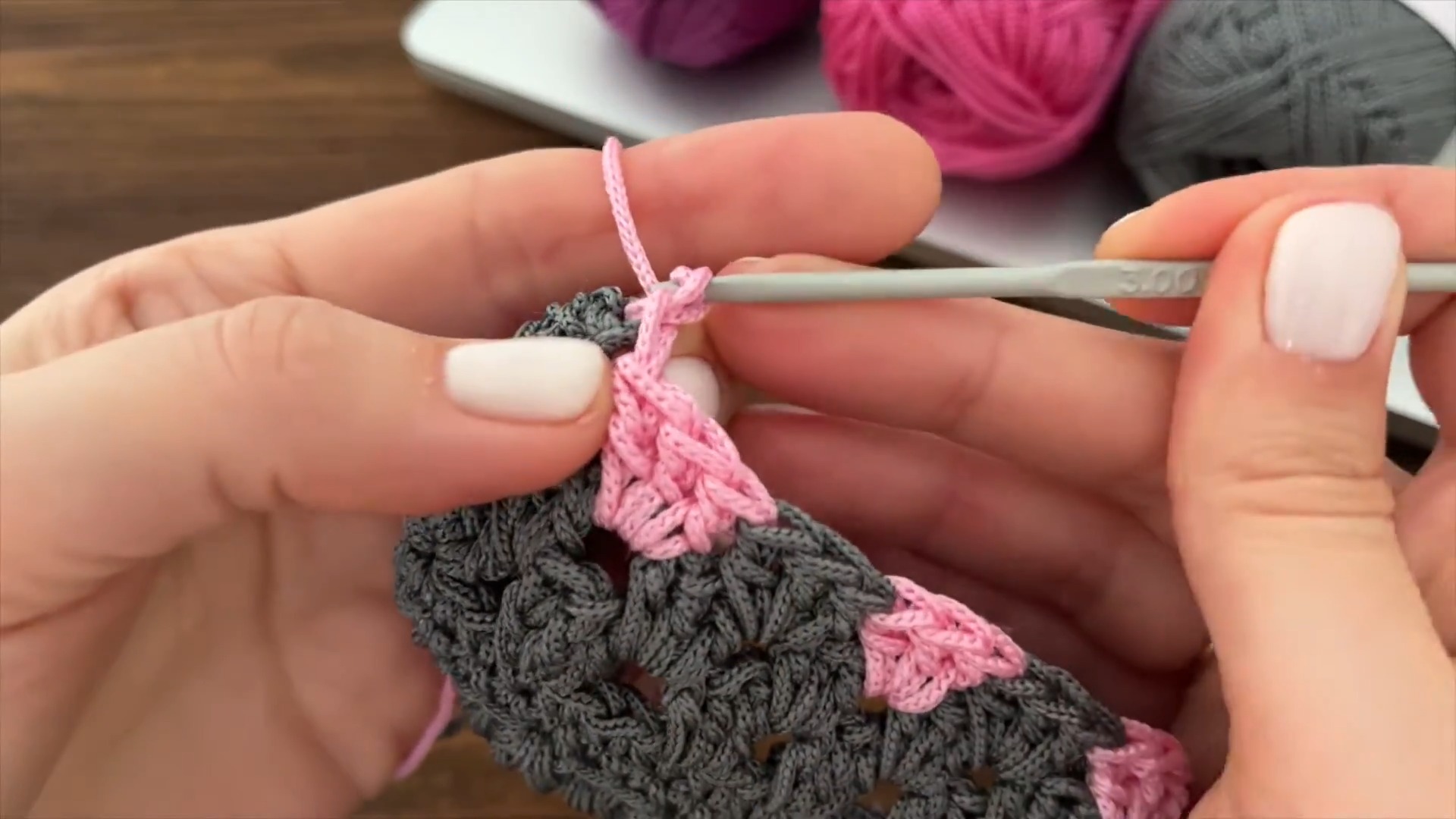 Create Your Own Crochet Laptop Sleeve: A Cute and Cozy DIY Project