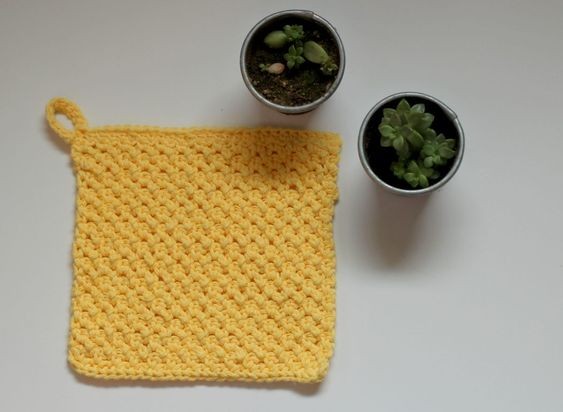 How to Crochet a Cheerful Yellow Washcloth - A Step-by-Step Guide How to Crochet a Cheerful Yellow Washcloth - A Step-by-Step Guide
