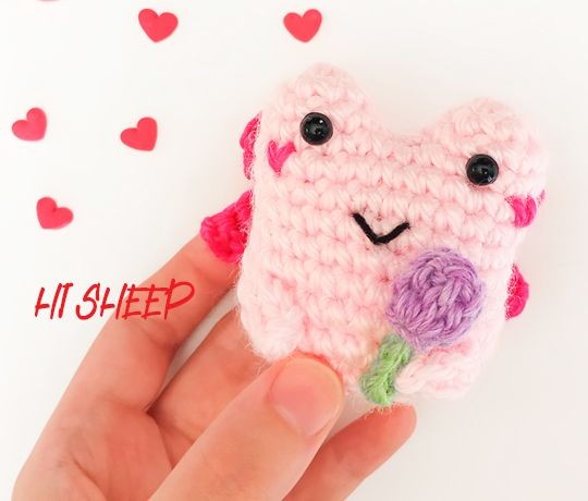 Create Your Own Adorable Valentine's Day Frog with This Fun Crochet Pattern Create Your Own Adorable Valentine's Day Frog with This Fun Crochet Pattern